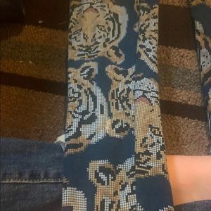 Lularoe leggings.
